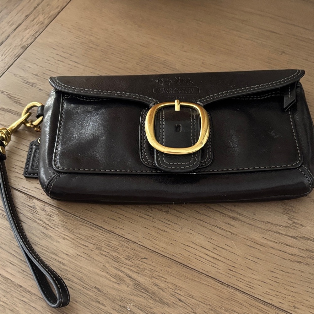 Vintage Coast Black Leather Wristlet